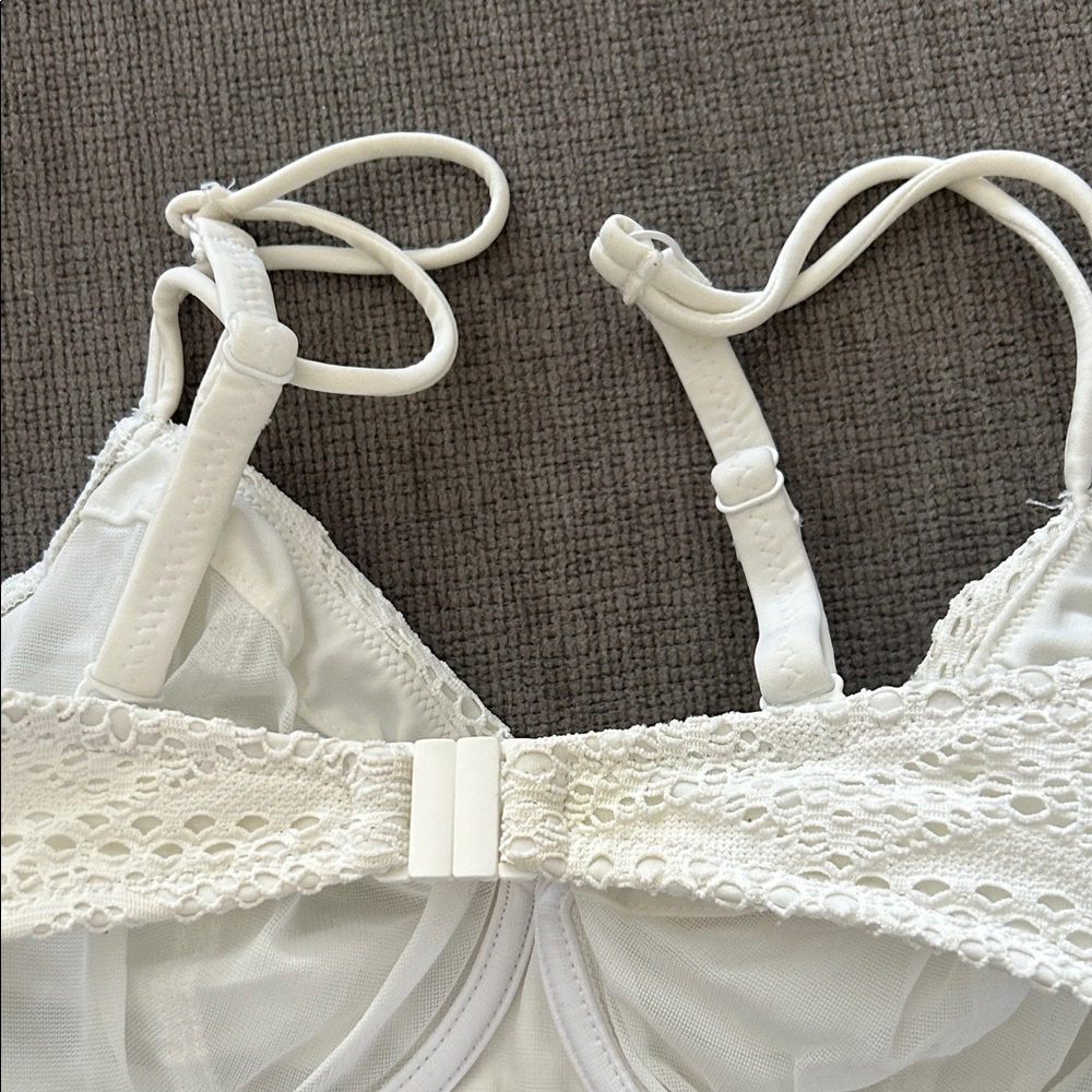 Freya Lace Bikini Top - Picture 6 of 7